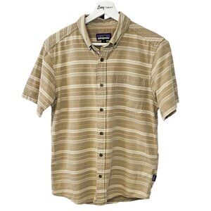 Patagonia Mens Short Sleeve Button Up Shirt Size Small Collared Organic Cotton